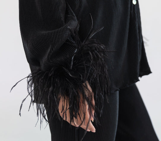 Noir Detachable Feather Cuffs (Set of 2)